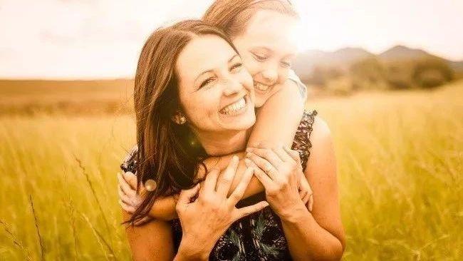 做妈妈的女儿，做女儿的妈妈