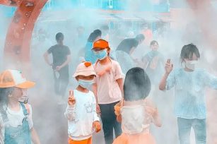 你的微笑照亮了世界